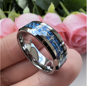 Anello in Acciaio Inossidabile al Titanio da 8mm per Uomo e Donna - Intarsio in Fibra di Carbonio con Motivo a Battito Cardiaco, Design Durevole Non Rivestito N80820 - Product Image 1