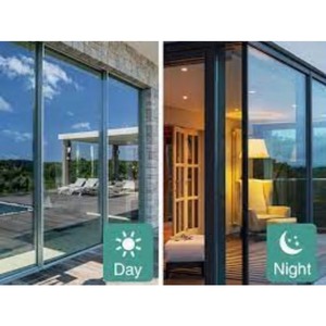 Película Adhesiva Moderna Reflectante Unidireccional Plateada para Ventanas de Edificios - Control Solar y Aislamiento Térmico al por Mayor - Product Image 3