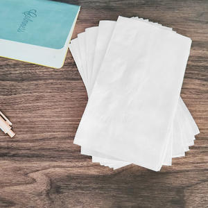 Servilletas de pulpa de madera virgen Papel suave sin blanquear de 2 capas Hojas cuadradas de colores plegables Servilletas impresas en estilos de paquete y bolsa - Product Image 1
