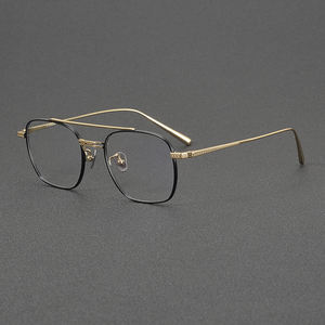 กรอบแว่นตาไทเทเนียมสีทองบางเฉียบ ดีไซน์ทันสมัย แบบเต็มกรอบ สองบริดจ์ ทรงสี่เหลี่ยมคู่ คุณภาพสูง แว่นสายตาสั่งตัดได้ - Product Image 3