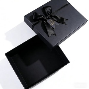 Caja de Regalo de Cartón Rígido Plegable de Papel Negro con Logotipo Personalizado de Lujo - Product Image 4