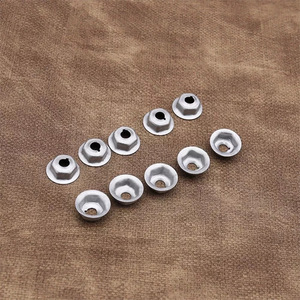 Tuerca de Brida M10 Hexagonal, Zincada, Orificio de 9mm, para Protector Térmico de Escape, Uso General - Product Image 1