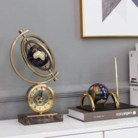 Globe en cuivre métallique semi-fait main, motif géométrique en marbre, style minimaliste moderne de luxe léger, pour la décoration intérieure et l'utilisation sur le bureau.