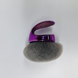 Pinceau de maquillage pour <span class=keywords><strong>grand</strong></span> corps pour autobronzant, bronzant et miroitant | Pinceau bronzant épais avec housse de protection de voyage - Product Image 6
