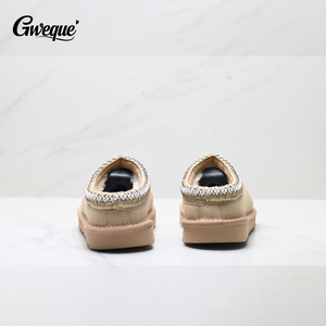 Bottes de neige UG pour femmes personnalisables OEM - Chaussons chauds d'hiver doublés de cachemire à semelle épaisse, chaussures d'intérieur et d'extérieur antidérapantes pour femmes - Product Image 2