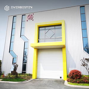 Puerta Seccional Industrial Everbesten para Fábrica o Almacén, con Herrajes Reforzados y Operación Segura - Product Image 1