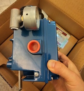 Posicionador de Válvula Inteligente Digital de Alta Precisión Original de Alta Calidad Azbil AVP102-H-3X-XX con Comunicación Hart Serie AVP100 - Product Image 3