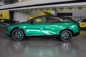 Auto Eléctrico SUV Lotus Eletre S+ R+ Usado 2024, 700 KM de Autonomía, 5 Puertas, 5 Plazas, Batería de Litio de 112 kWh, Alta Velocidad, 4x4, Lujo, 300 kW - Product Image 5