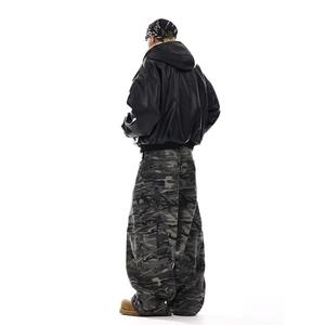 Vaqueros de mezclilla estilo retro americano con camuflaje y diseño de bolsillos, de cintura baja, corte recto y holgado, tipo cargo, para hombre, a la moda y de estilo urbano. - Product Image 4