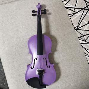 Violín de la Marca Yashi en Oferta, Económico, para Estudiantes Principiantes, con Precio de Mayoreo, Tapa de Arce Flameado - Product Image 1