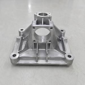 ผู้ผลิตขายึดอะลูมิเนียมหล่อขึ้นรูป ADC12 แบบกำหนดเองตามแบบ OEM สำหรับชิ้นส่วนโครงสร้างอุตสาหกรรมและอุปกรณ์ - Product Image 2