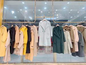 Abrigo de Lana de Cordero Usado en Oferta, Cortavientos Británico para Mujer con Descuento de Marca - Product Image 5