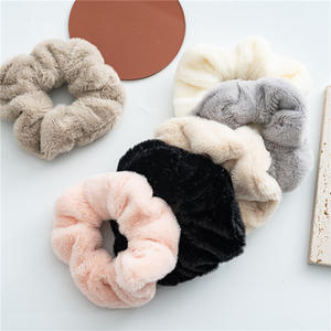 Clarmer Mode Winter Haaraccessoires Plain Kleur Meisjes Harige Elastische Haarband Haar Banden Zachte <span class=keywords><strong>Faux</strong></span> Fur Scrunchies Voor Vrouwen - Product Image 3