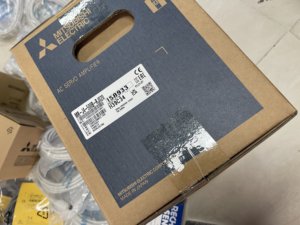 มอเตอร์เซอร์โว AC ของมิตซูบิชิ รุ่น MR-J4-500B-RJ020 ของแท้ 100% ใหม่เอี่ยม - Product Image 1