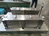 Accessoires pour machines à coudre industrielles tendance : Charnière de bord suspendue, Guide-rouleau en acier de 1 mm d'épaisseur, Rail de guidage pour ourlets, Support de charnière