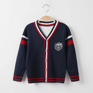 Maglione da uomo con lettere in oro <span class=keywords><strong>viola</strong></span> a strisce personalizzate in cotone lavorato a maglia in lana del College <span class=keywords><strong>Cardigan</strong></span> di maglieria Vintage della scuola superiore - Product Image 2
