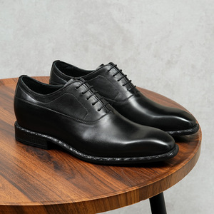 Zapatos Oxford de cuero de tres piezas, hechos a mano, con detalles en charol, formales y de alta gama para hombre. - Product Image 2