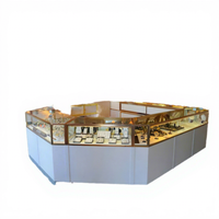 Comptoir de réception en acrylique blanc incurvé avec éclairage LED, design personnalisé, concept de magasin de bijoux Artistic Wave Ceiling Jewelry, partenaire Fortune 500
