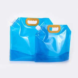 Sac souple transparent bleu de 5L et 10L en stock avec poignée pour emballage de mayonnaise, ketchup, lait, eau, bière, vin et autres liquides - Product Image 5