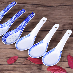 Mini <span class=keywords><strong>cuillère</strong></span> <span class=keywords><strong>à</strong></span> soupe ramen <span class=keywords><strong>en</strong></span> céramique blanche, chinoise, 1 pièce, avec manche design de peinture bleue - Product Image 4