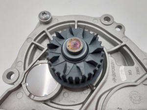 Vente en gros d'origine Ea888 Gen 3 moteur <span class=keywords><strong>liquide</strong></span> <span class=keywords><strong>de</strong></span> <span class=keywords><strong>refroidissement</strong></span> pompe à eau 06K121009K pour <span class=keywords><strong>VW</strong></span> GOLF Audi - Product Image 5