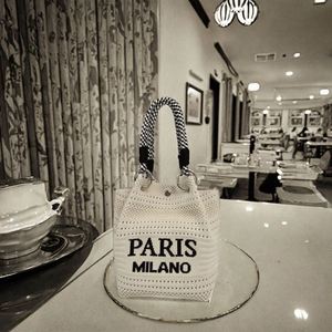 Nuevo Diseño de Bolso de Mano Redondo para Mujer, Elegante, Retro y Único - Product Image 3