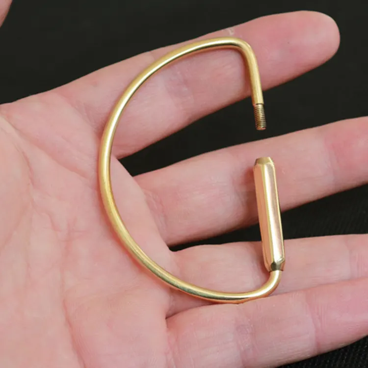Custom-made Artigos Para O Uso Diário Pequenas Peças de Bronze Anel Chave-D em forma de Chaveiro de Metal