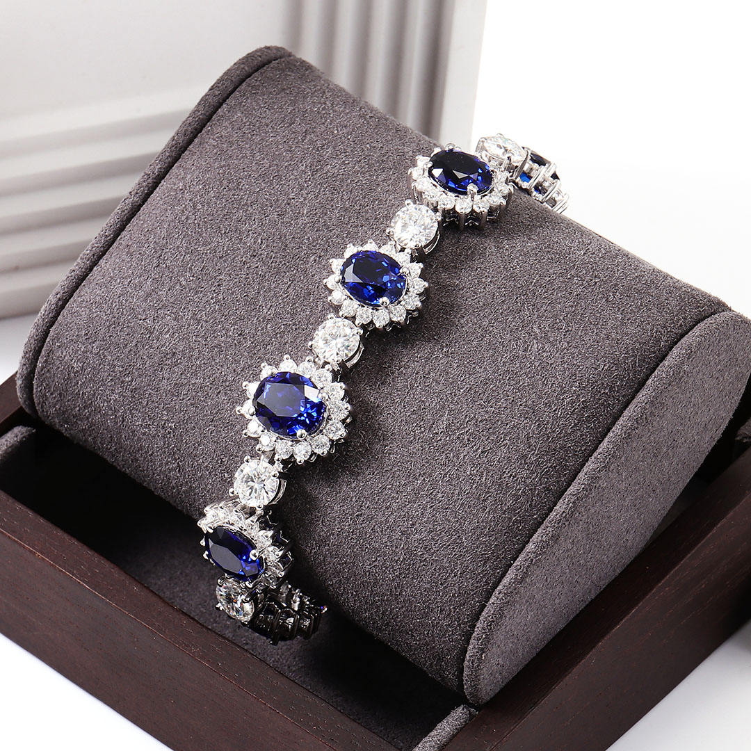 สร้อยข้อมืออัญมณีทอง 18k