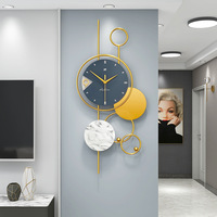 Salon de Luxe, Décoration Moderne, Style Maison, Ambiance Simple, Réseau Artistique, Horloge Créative Rouge, Accrochage Mural