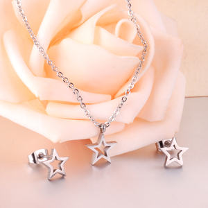 Collana con ciondolo a forma di stella e orecchini per set di gioielli da donna in acciaio inossidabile - Product Image 2