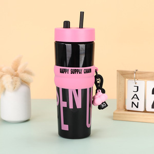 Kızlar için büyük kapasiteli plastik su şişesi 900ml sevimli pembe su bardakları kapaklı saman taşınabilir araba spor içme suyu bardağı - Product Image 4