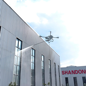 Drone commercial pour le nettoyage des panneaux solaires des façades de bâtiments, hauteur de vol de 200 m pour le nettoyage des toits de maisons - Product Image 4