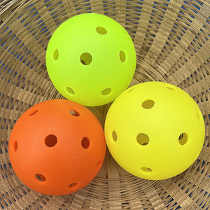 Pickleball sans couture extérieur de haute qualité approuvé par l'USAPA pour le ballon de <span class=keywords><strong>cornichon</strong></span> de compétition - Product Image 6