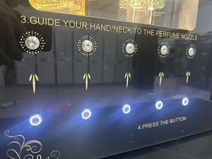 Máy bán nước hoa tự động bằng tiền xu và thẻ - Kiosk bán nước hoa tự phục vụ - Product Image 2