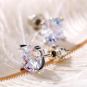 Orecchini a lobo E929 in oro bianco con diamanti, taglio brillante rotondo, montatura a griffe, gioielli classici da donna per fidanzamento - Product Image 4