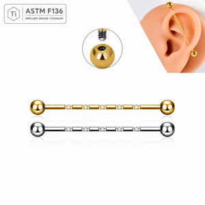Barbell industriel en titane ASTM F136 14G doré avec pavé de zircone cubique pour piercing de cartilage, hélix et scaffold - Product Image 1