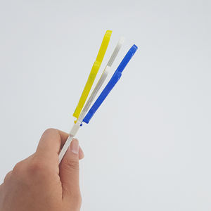 Clapet à main en plastique de 32 cm Vente en gros Logo personnalisé OEM Cadeau Ventilateur de football Fabricant de bruit - Product Image 3