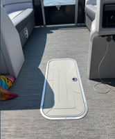 Bateau ponton de luxe en aluminium avec évier pour hôtels, doté d'un bar de cuisine flottant pour l'été et d'un moteur hors-bord pour le surf