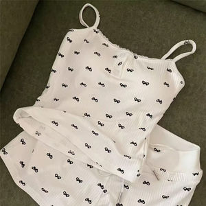 Pijama de Verano para Mujer, Camisola y Pantalones Cortos, Simple, Cómodo, <span class=keywords><strong>con</strong></span> Relleno en el Pecho, Hecho de Seda de Hielo Texturizada - Product Image 3