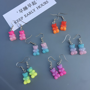 Nuevos pendientes de gota de oso de gelatina de resina bonitos de alta calidad a la moda Ombre Color caramelo Gummy Bear Clips en pendientes para niñas y niños - Product Image 1