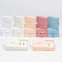 Boîte à bijoux personnalisée, boîte cadeau de luxe en papier avec pochette en microfibre et sac de shopping pour bagues, boucles d'oreilles, colliers