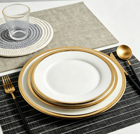 Assiette à steak en porcelaine à bords dorés, compatible micro-ondes, style luxe léger, assiette de dîner occidentale solide pour hôtels, personnalisable, durable