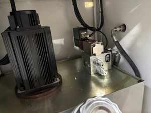 Equipamento de Teste de Compressão de Alta Resistência com Resolução ≤±0,5% - Máquina de Teste Universal Hidráulica de 2000kn - Product Image 6