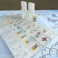Mahjong de Lujo en Acrílico Blanco Perlado con Efecto Madreperla, 160 Fichas, Estilo Vintage Dorado, Ecológico, Portátil y Personalizable