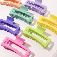 Griffes de cheveux carrées creuses de couleur unie de 13cm pour filles Rectangle mat Grande pince à cheveux antidérapante Mâchoire de griffe Jumbo en plastique givré