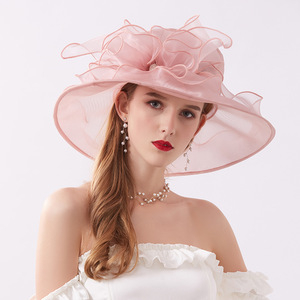 <span class=keywords><strong>Chapeau</strong></span> élégant pour femme en organza de haute qualité à large bord avec accent floral à volants, idéal pour les événements professionnels, les fêtes et la protection solaire en extérieur - Product Image 1