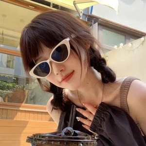 Gafas de Sol Estilo Ojo de Gato Negras para Mujer, Protección UV400, Montura de PC Tipo 3, Lentes de Sol Modernas con Montura Pequeña - Product Image 3