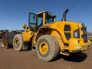 Cargadora de Ruedas Delantera Volvo L180G Usada, Modelo 2022, Carga Nominal de 22 Toneladas, Bomba Hidráulica Original, Motor en Excelentes Condiciones - Product Image 2