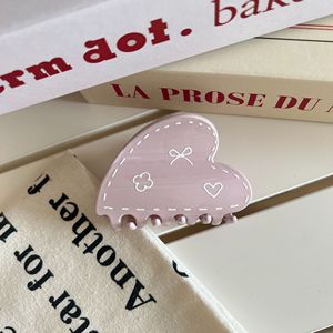 Pinza para el pelo pintada a mano color crema con bonito corazón, elegante clip para moño - Product Image 6