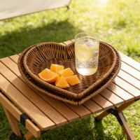 Hartvormig minimalistisch landelijk multifunctioneel handgemaakt PP rotan dienblad voor gedroogd fruit, afternoon tea en bureau-opbergruimte
